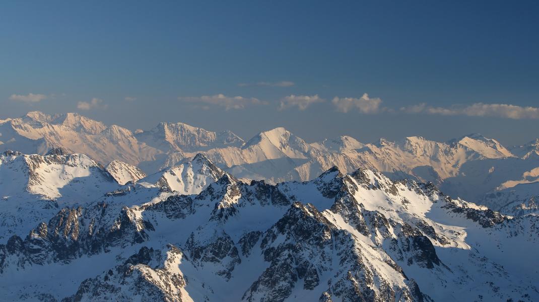 Ranking de forfaits en los Pirineos 2026: precio por km esquiable (España, Francia y Andorra)